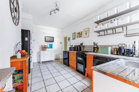 1a Deans Road, London, W7 3QD