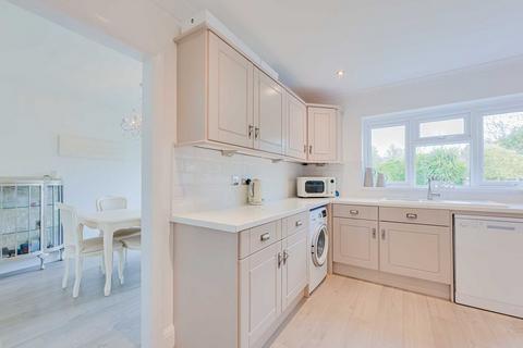 4 bedroom detached house for sale, Ashurst Avenue, Southend-on-sea, SS2