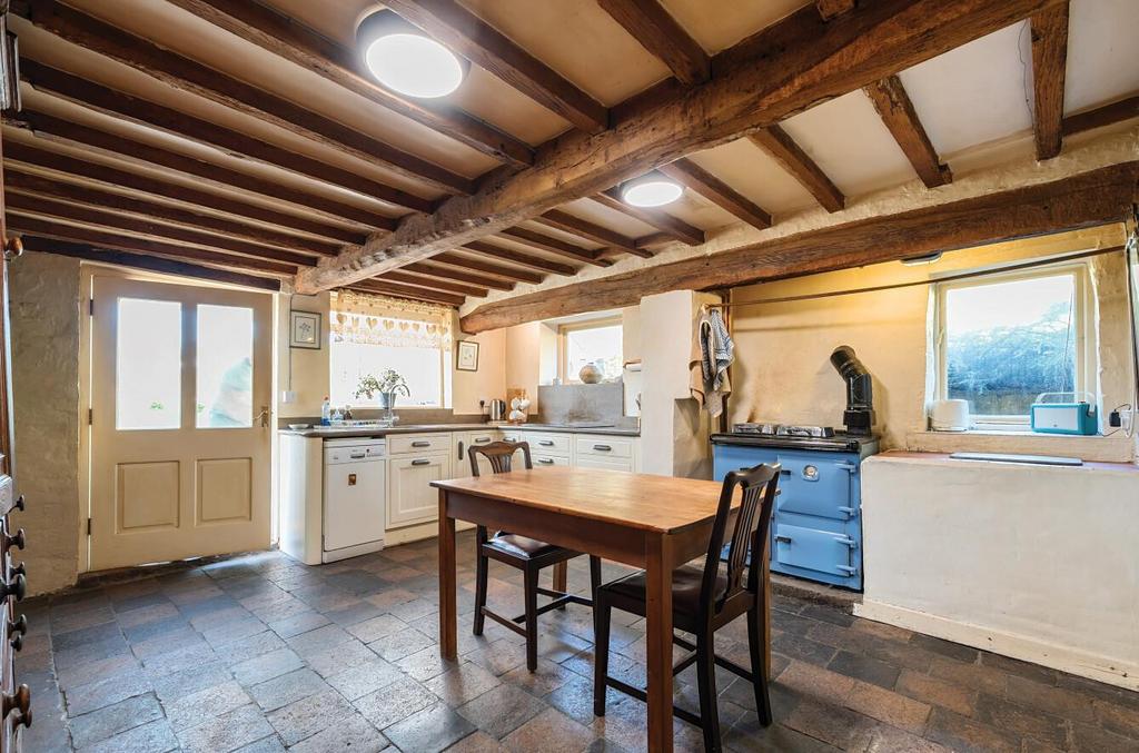 Kitchen3.jpg