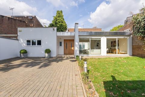 75 Bathgate Road, London, SW19 5PQ