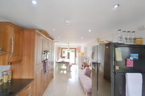 4 bedroom detached house for sale, Llys Y Felin, Bancyfelin, Carmarthen