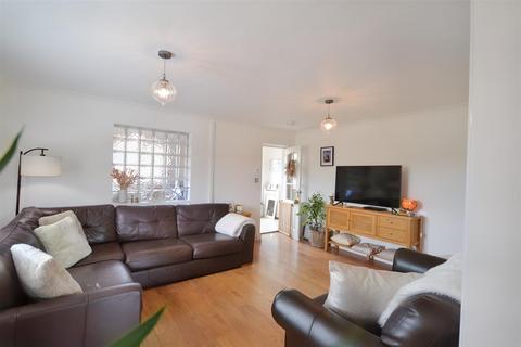 4 bedroom detached house for sale, Llys Y Felin, Bancyfelin, Carmarthen