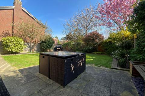 4 bedroom detached house for sale, Willow Park Drive, Stourbridge DY8