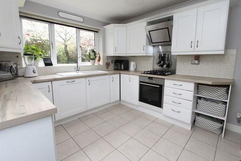 4 bedroom detached house for sale, Willow Park Drive, Stourbridge DY8