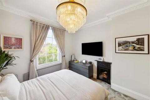 60 Royal Hill, London, SE10 8RT