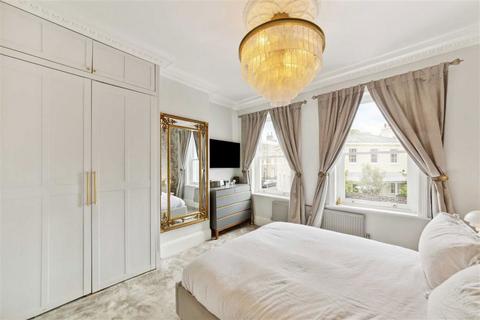 60 Royal Hill, London, SE10 8RT