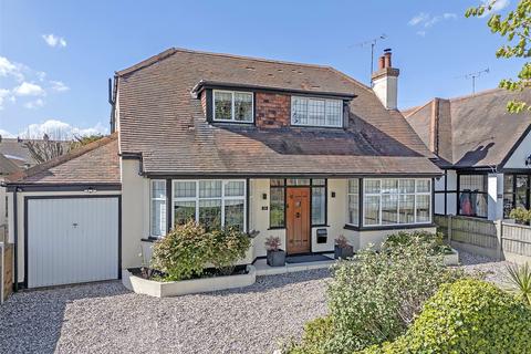 4 bedroom house for sale, Parkanaur Avenue, Southend-on-Sea, Essex, SS1