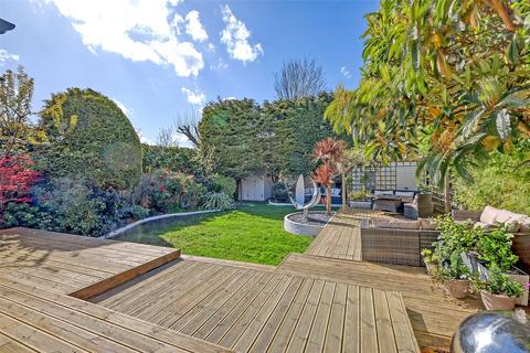 4 bedroom house for sale, Parkanaur Avenue, Southend-on-Sea, Essex, SS1