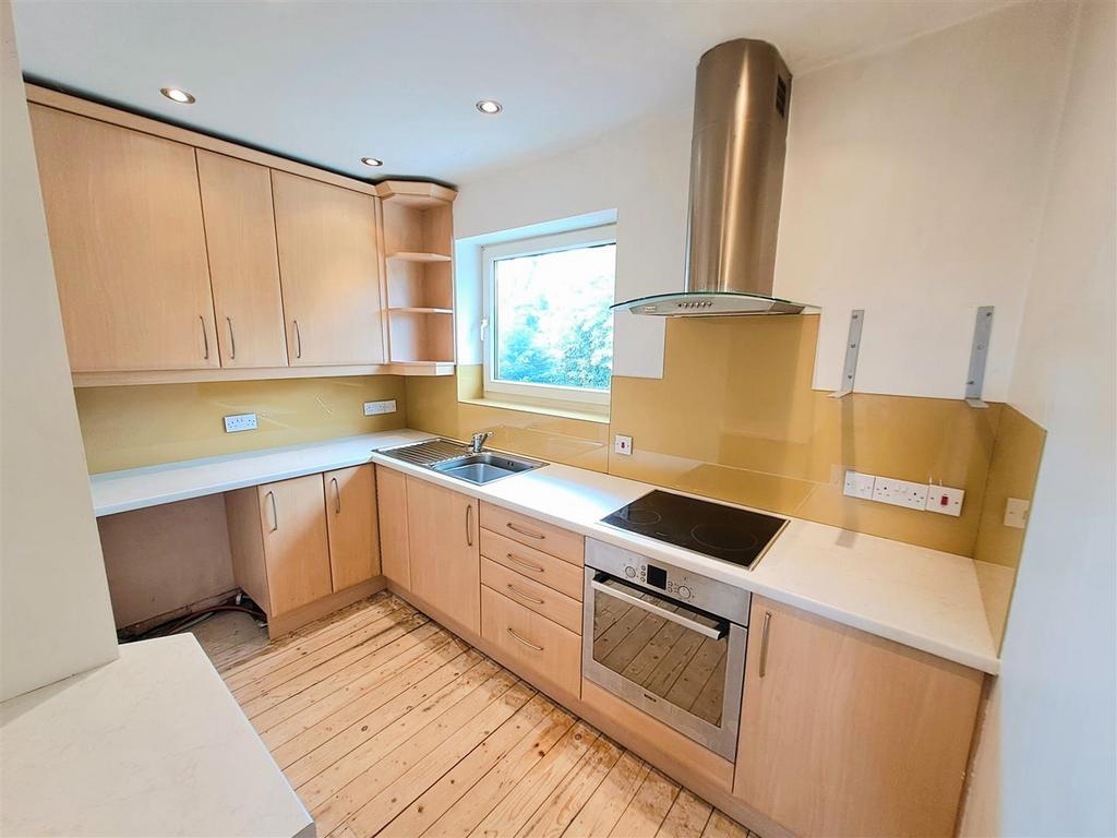 Re Fitted Kitchen