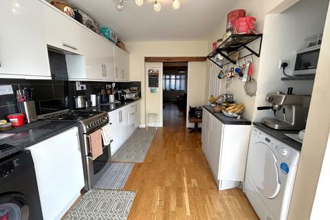 16 Lime Grove, Hayes, UB3 1JJ