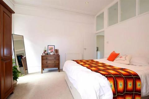 2 bedroom apartment to rent, Dyke Road Avenue, Brighton BN1