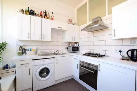 2 bedroom apartment to rent, Dyke Road Avenue, Brighton BN1