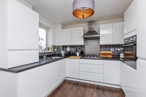 2 bedroom apartment for sale, Lyndhurst House, Monarch Way, Shoreham