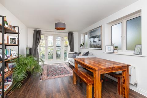 2 bedroom apartment for sale, Lyndhurst House, Monarch Way, Shoreham