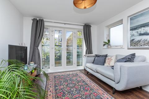 2 bedroom apartment for sale, Lyndhurst House, Monarch Way, Shoreham
