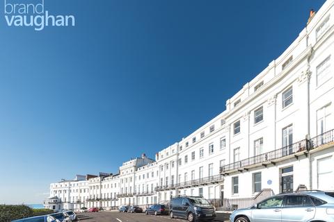 3 bedroom flat to rent, Lewes Crescent, Brighton, BN2