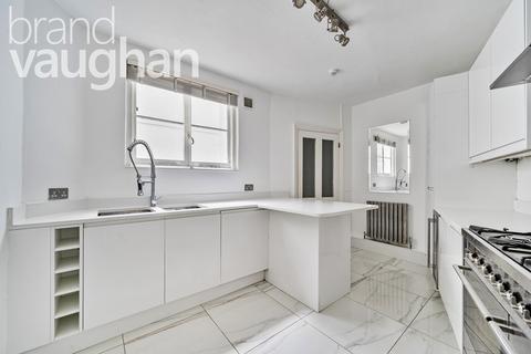 3 bedroom flat to rent, Lewes Crescent, Brighton, BN2