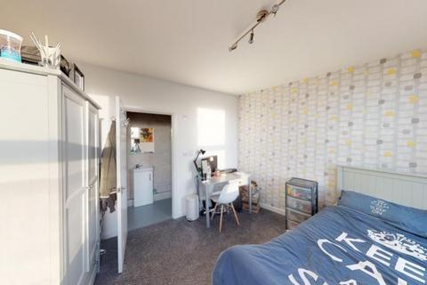 8 bedroom ground floor flat to rent, Alfreton Road, Nottingham NG7