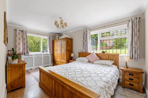 2 Rydons Wood Close, Coulsdon, CR5 1ST
