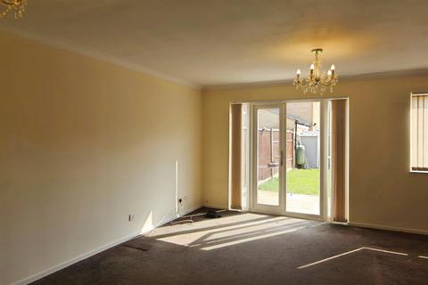 3 bedroom end of terrace house to rent, Scafell Road, Slough