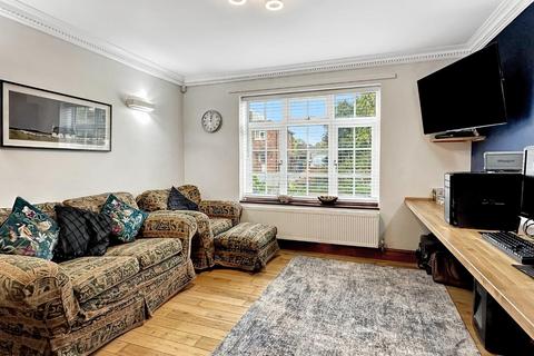 44 Priams Way, Stapleford, Cambridge, CB22 5DT