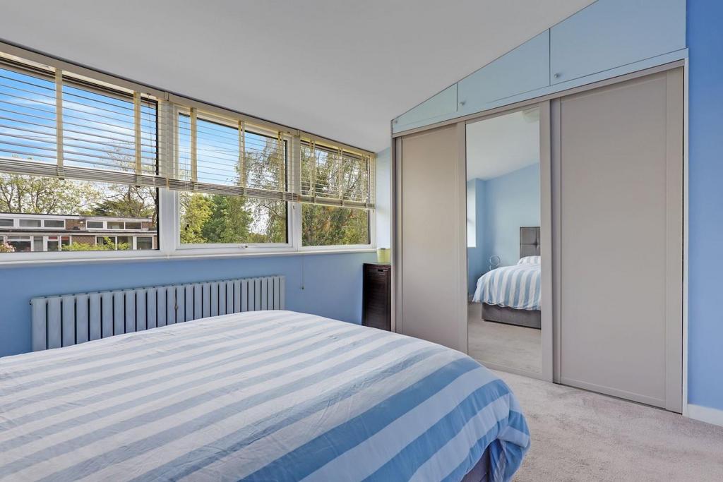 10-4f69 JHProp World - 2 Maybourne Close - 28-medium