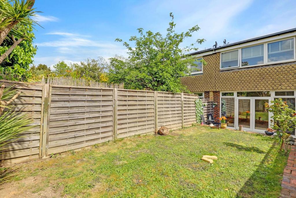 07-85f0 JHProp World - 2 Maybourne Close - 19-medium