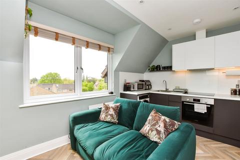 1 bedroom apartment for sale, Cleeve Road, Leatherhead, Surrey