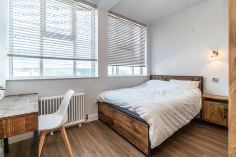 5 bedroom flat to rent, Flat 2, 72 Lower Parliament Street