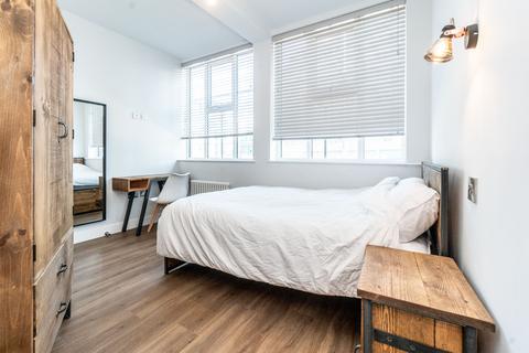 5 bedroom flat to rent, Flat 2, 72 Lower Parliament Street
