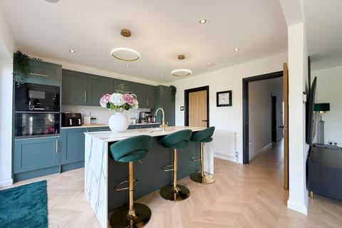 76 Parkway, Romford, RM2 5PL