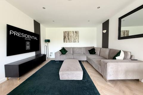 76 Parkway, Romford, RM2 5PL