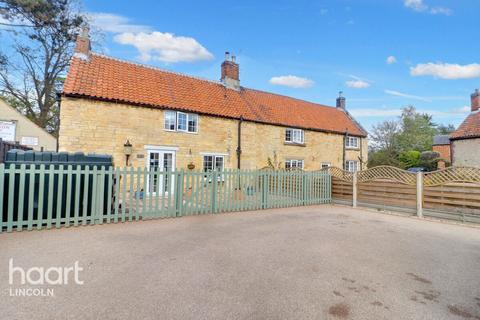 2 bedroom cottage for sale, High Street, Leadenham