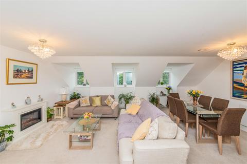 1 bedroom apartment for sale, Mountbatton House, Hempstead Road, Hemel Hemp, HP3 0HE