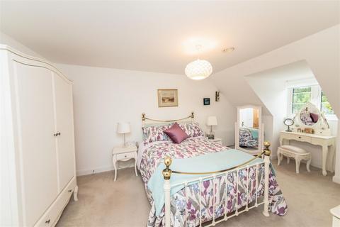 1 bedroom apartment for sale, Mountbatton House, Hempstead Road, Hemel Hemp, HP3 0HE