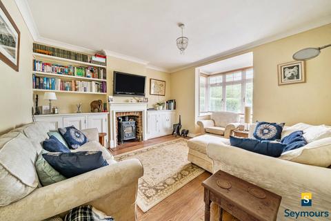 104 Broad Street, Wood Street Village, Guildford, GU3 3BE