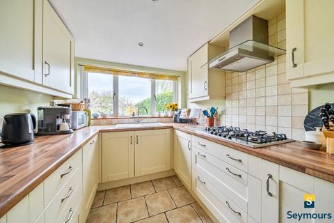 104 Broad Street, Wood Street Village, Guildford, GU3 3BE