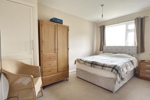 2 Netheredge Drive, Knaresborough, HG5 9DA