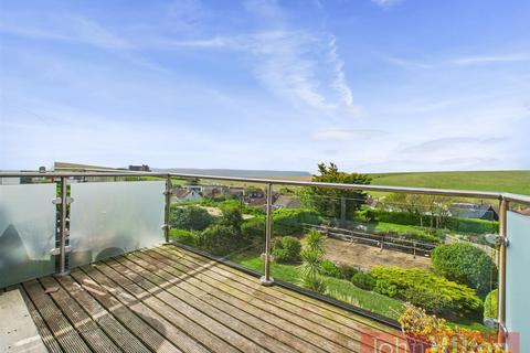 2 bedroom flat to rent, Longhill Road, Ovingdean