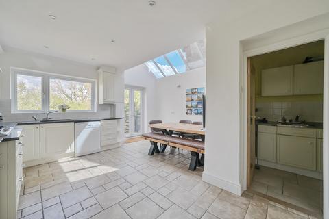 undefined, Woodmancourt, Surrey GU7