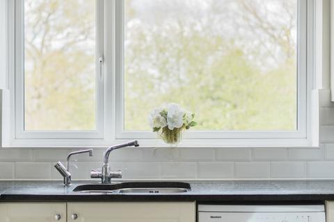 undefined, Woodmancourt, Surrey GU7