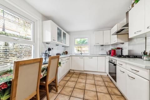 84 Biscay Road, London, W6 8JN