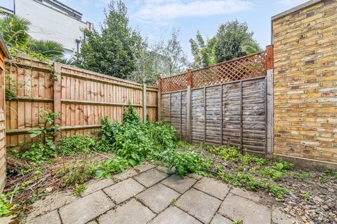 84 Biscay Road, London, W6 8JN