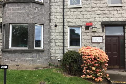 2 bedroom flat to rent, Crathie Gardens West, Aberdeen AB10