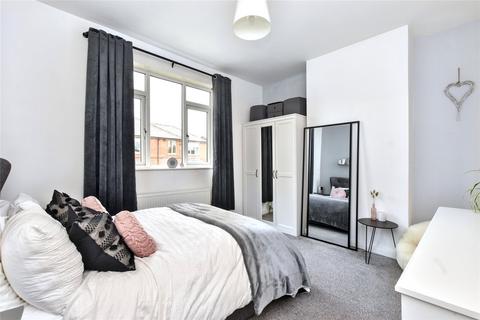 3 bedroom terraced house for sale, Longfield Mount, Pudsey, West Yorkshire