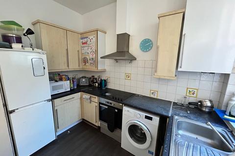 1 bedroom house of multiple occupation to rent, High Street, Chatham, ME4