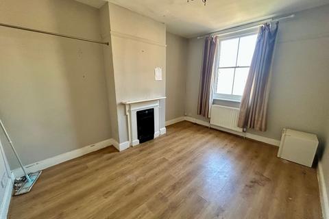 1 bedroom house of multiple occupation to rent, High Street, Chatham, ME4