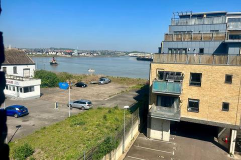 1 bedroom house of multiple occupation to rent, High Street, Chatham, ME4