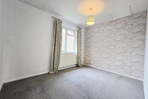 69 Bardfield Way, Rayleigh, SS6 9HE