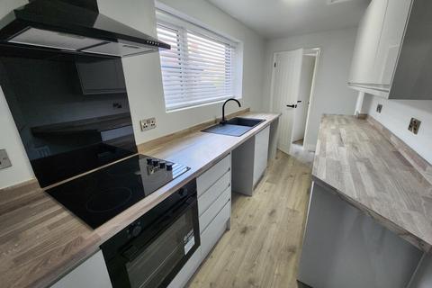 2 bedroom terraced house to rent, Victoria Street, Stoke-on-Trent, ST4